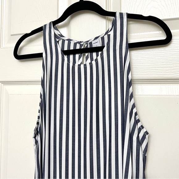 Women’s Old Navy Striped Tank Top Size L - Picture 2 of 3